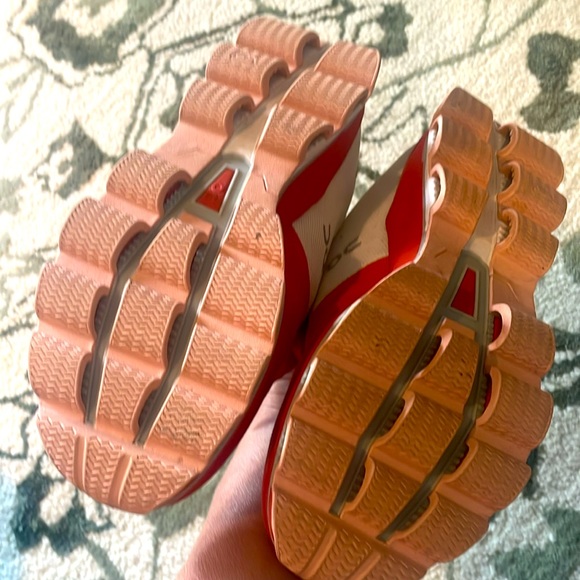 On cloud orange and white🧡🤍 - Picture 4 of 8